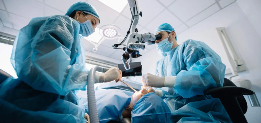 Extraction dentaire chirurgicale